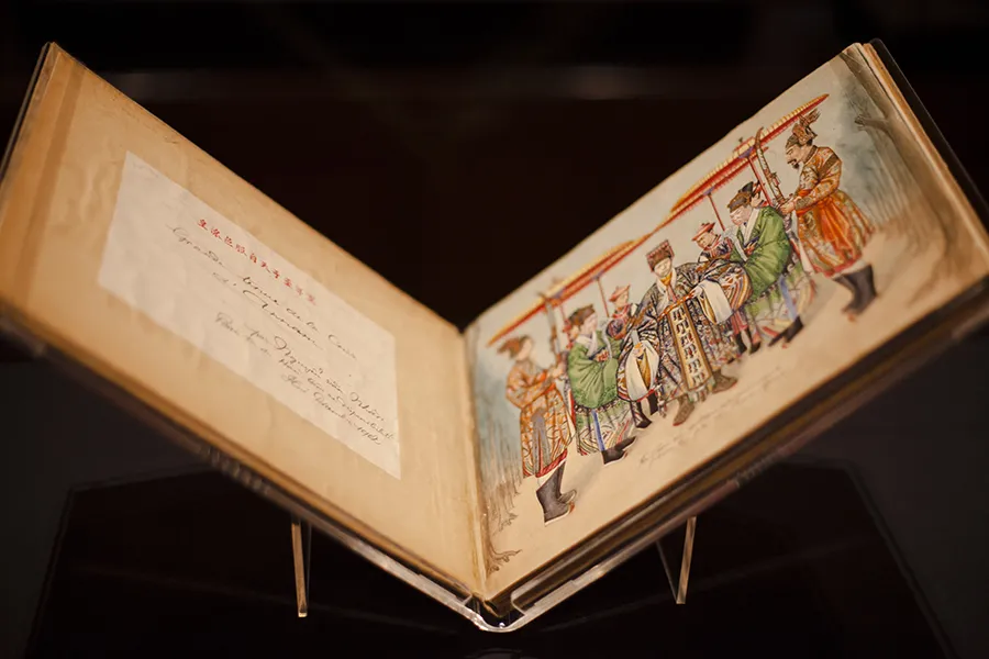 Bộ tranh gốc Grande Tenue de la Cour d’Annam được lưu giữ tại National Gallery Singapore