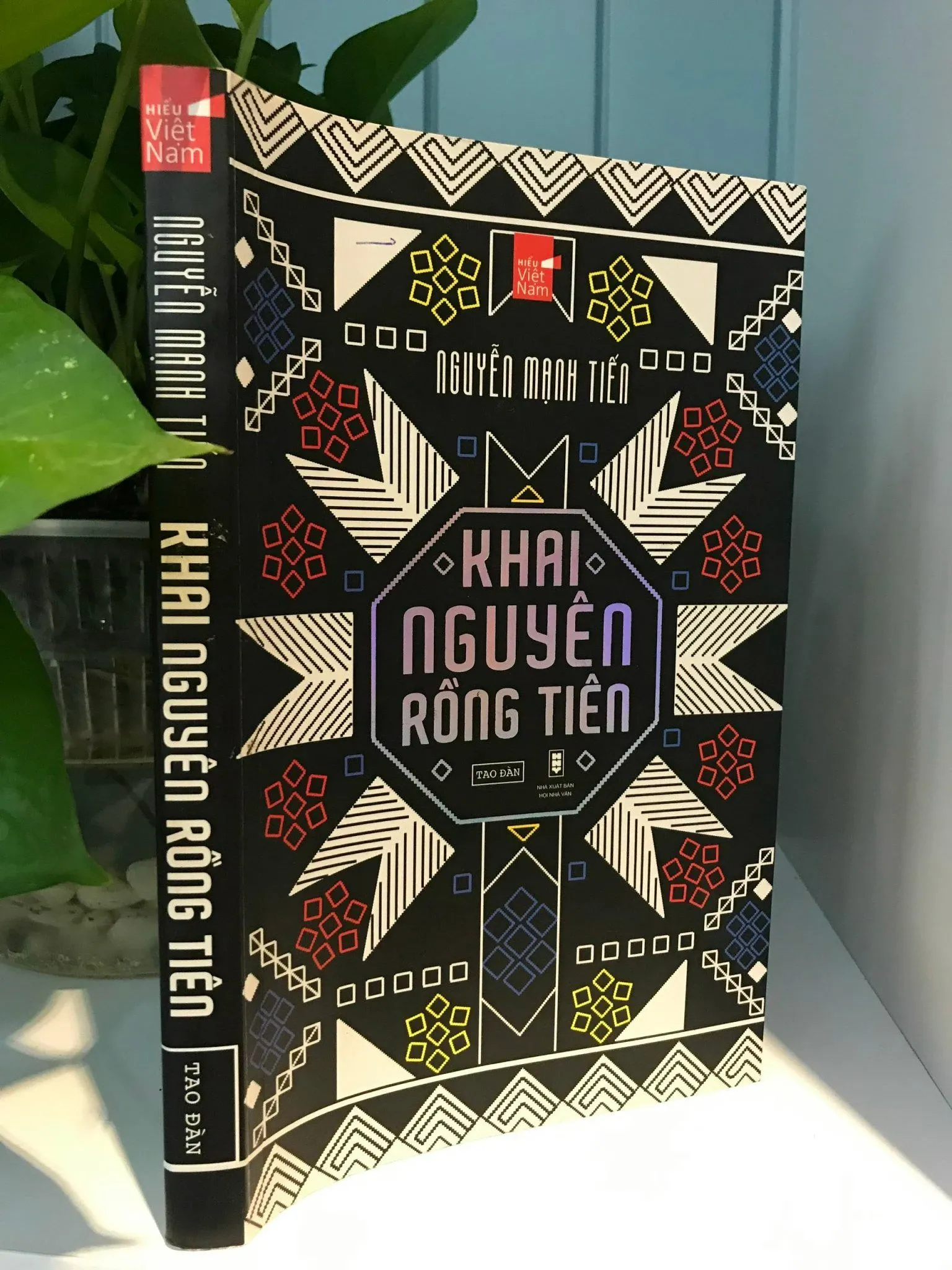 Bìa sách Khai nguyên rồng tiên của Nguyễn Mạnh Tiến - phân tích huyền thoại Rồng Tiên