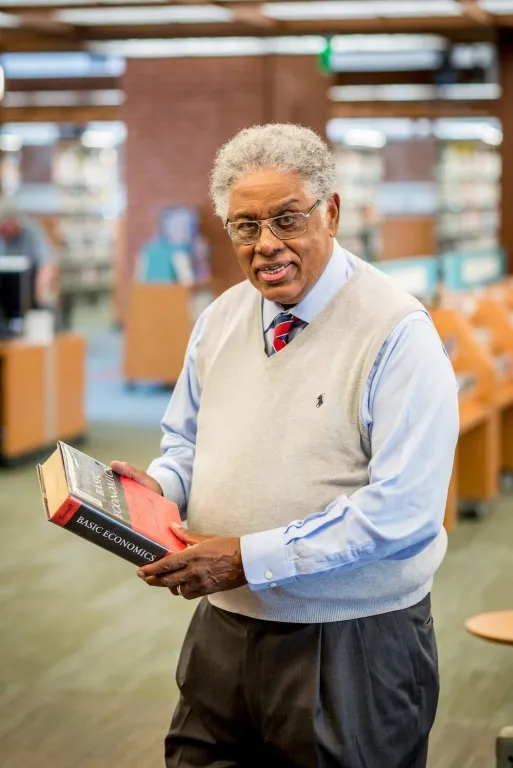 Bìa sách Basic Economics Kinh tế học cơ bản Thomas Sowell phiên bản tiếng Việt