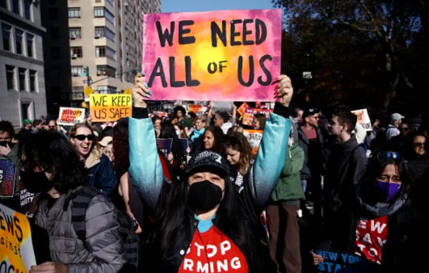 Trang web Waging Nonviolence hiển thị bài viết về đối phó chủ nghĩa chuyên chế
