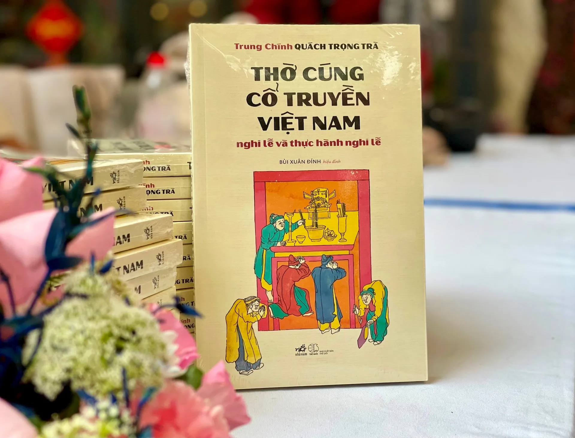 Bìa sách Thờ cúng cổ truyền Việt Nam - Nghi lễ và thực hành nghi lễ PDF dạng cẩm nang.