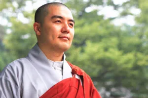 Đại đức Hae Min, tác giả sách Khi Mọi Điều Không Như Ý, với nụ cười hiền hậu