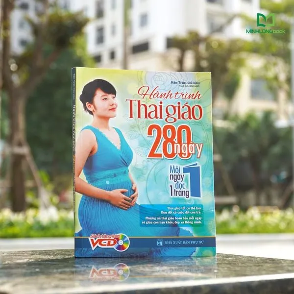 Cuốn sách Hành Trình Thai Giáo 280 Ngày và hình ảnh siêu âm thai nhi