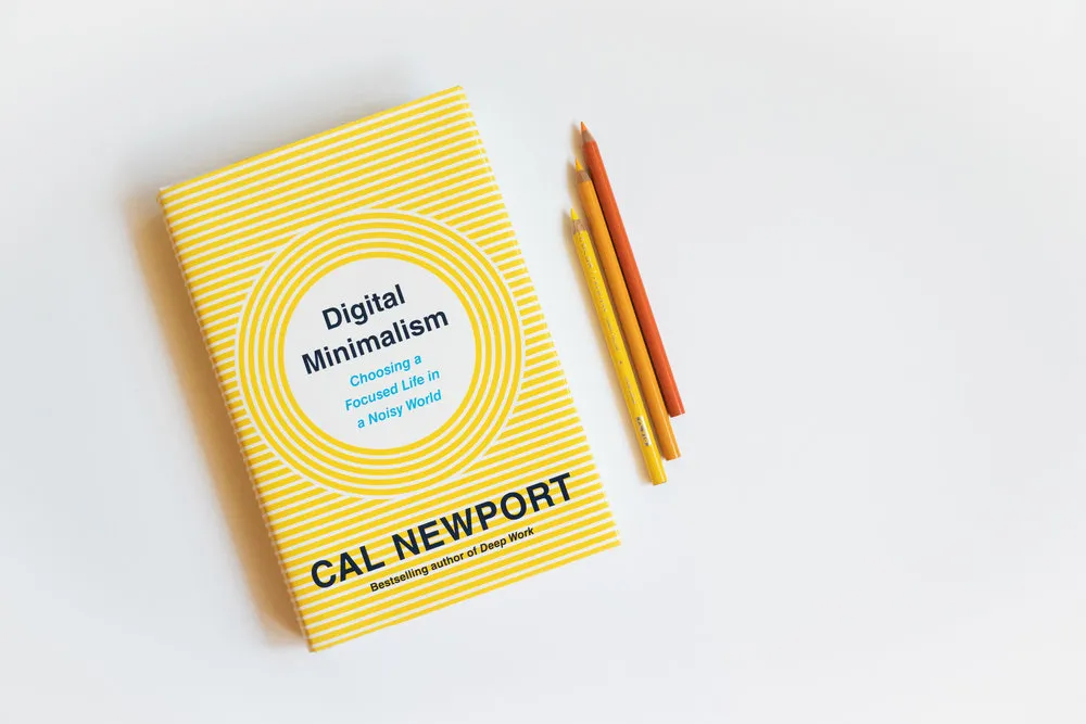 Bìa sách Digital Minimalism gốc tiếng Anh của Cal Newport