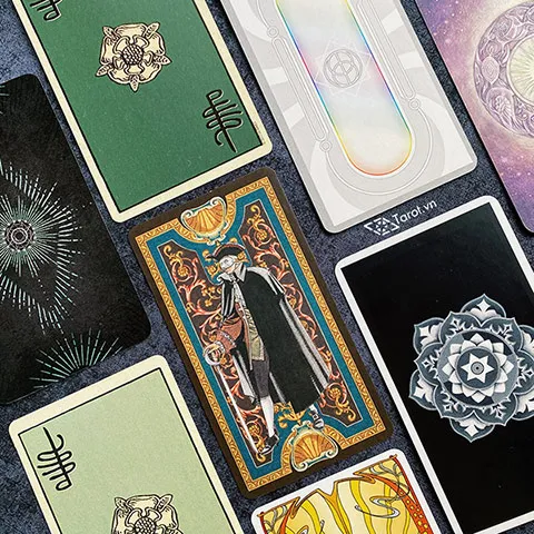 Trải bài Tarot sử dụng bộ bài Rider Waite Smith tiêu chuẩn