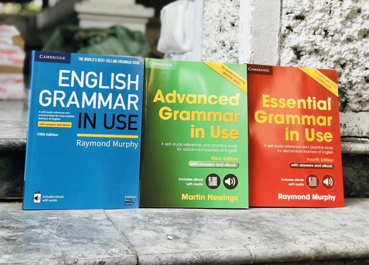 Bìa sách English Grammar In Use - giáo trình ngữ pháp tiếng Anh nền tảng
