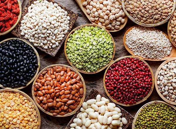 Các loại hạt rất giàu Choline tốt cho sự phát triển trí não thai nhi.