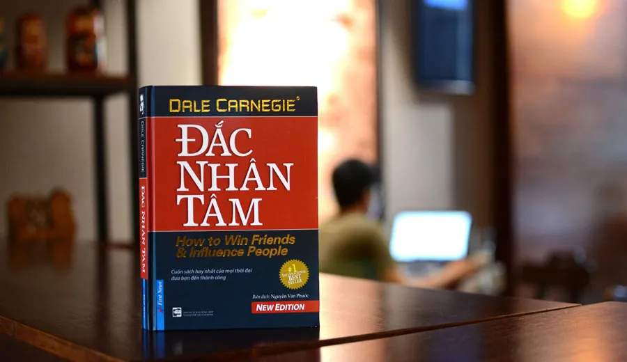 Bìa sách Đắc Nhân Tâm của tác giả Dale Carnegie