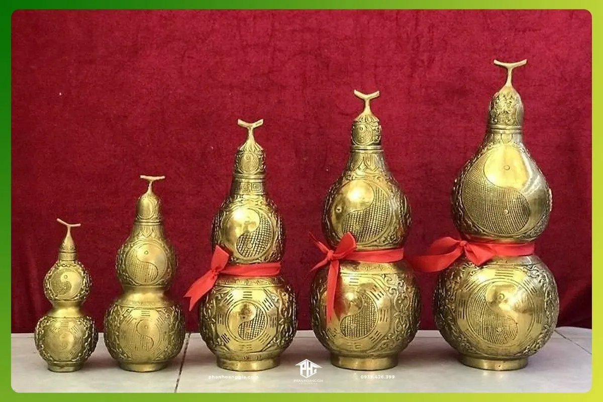 Hồ lô Bát Quái bằng đồng giúp tiêu trừ sát khí, hóa giải vận hạn cho tuổi 1990