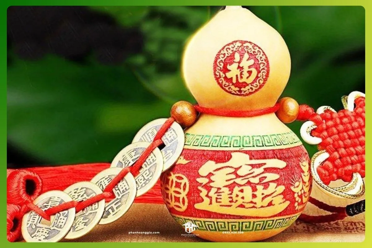 Hồ lô hòa hợp bằng đá màu hồng đặt phòng ngủ giúp tăng tình cảm vợ chồng tuổi 1990