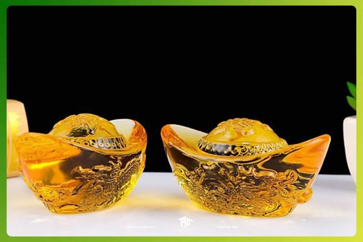 Kim nguyên bảo phong thủy màu vàng tượng trưng tài lộc cho tuổi Canh Ngọ 1990 mệnh Thổ