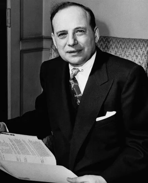Benjamin Graham - tác giả sách Nhà Đầu Tư Thông Minh pdf