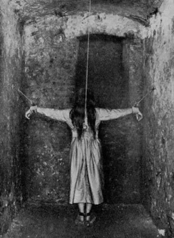 Minh họa cảnh bệnh nhân bị đối xử khắc nghiệt trong trại tâm thần Women's Lunatic Asylum