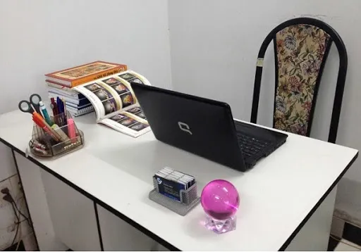 Các loại đá quý và đá thạch anh được dùng làm vật phẩm phong thủy bàn làm việc