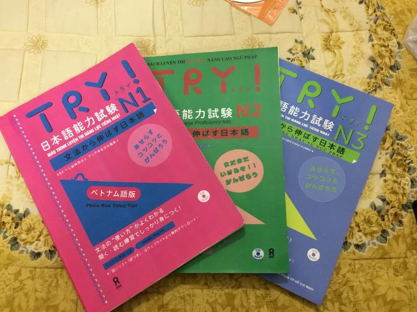 Hình ảnh bìa sách TRY! N3 và các cấp độ khác trong bộ TRY!