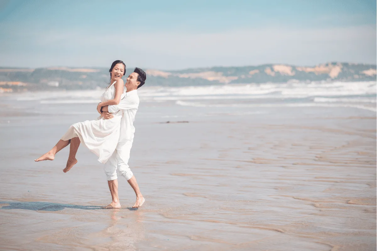 Hiểu đúng các loại ngôn ngữ tình yêu, bao gồm ngôn ngữ cơ thể, giúp mối quan hệ thêm bền chặt