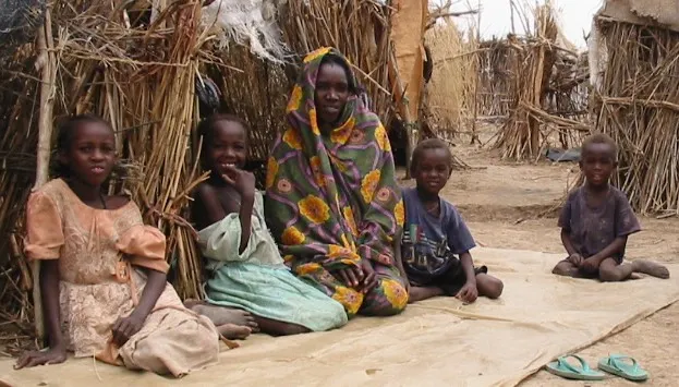 Trẻ em Darfur tị nạn trong cuộc khủng hoảng - minh chứng cho sự cấp bách của tranh luận và hành động quốc tế PDF