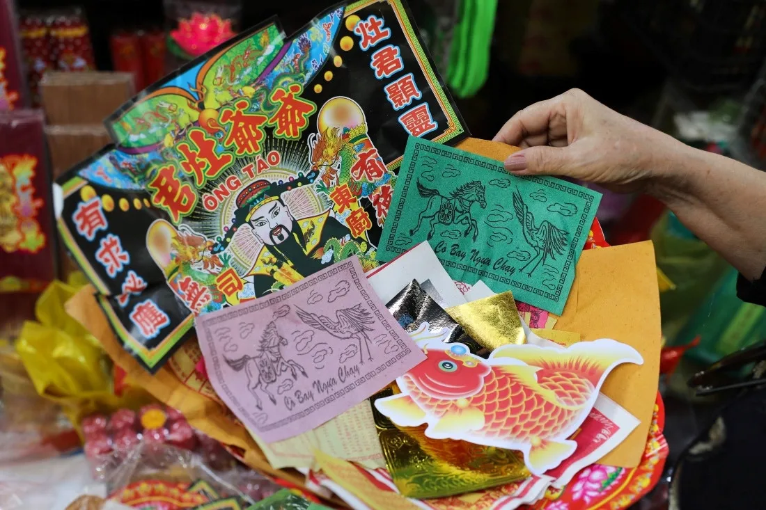 Mâm cúng ông Công ông Táo thể hiện lòng thành kính của gia chủ